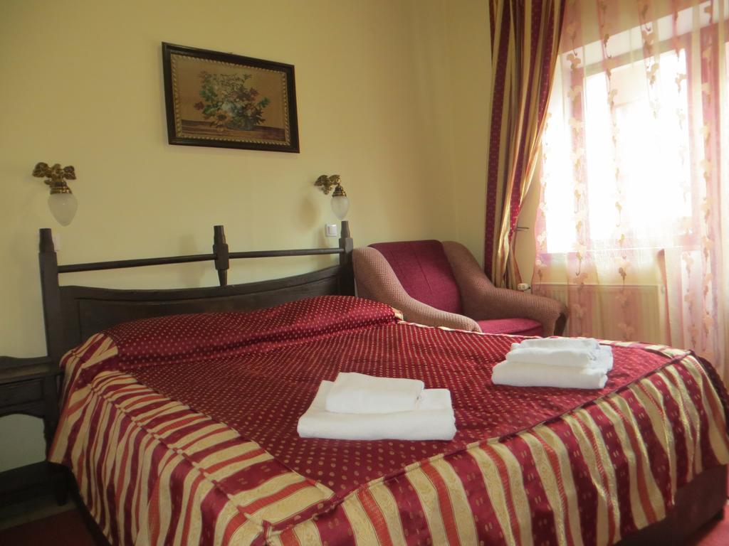 100 Metriv Vid Vytyagu Hotel Bukovel Room photo